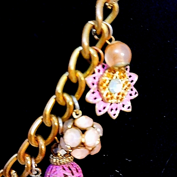 VNT PINK Floral Necklace Baubles Beads Flowers PINK metal Petals Fairy Steampunk - Picture 5 of 8